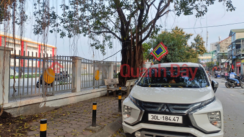 Urgent sale of a house on Thach Ban Street, Long Bien District, ideal for business, with ample space for cars to pass. _0