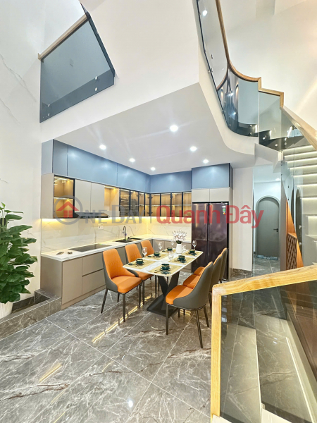 đ 7.3 Billion 3-story house for sale, fully furnished, located on Chơn Tâm 9 street.
