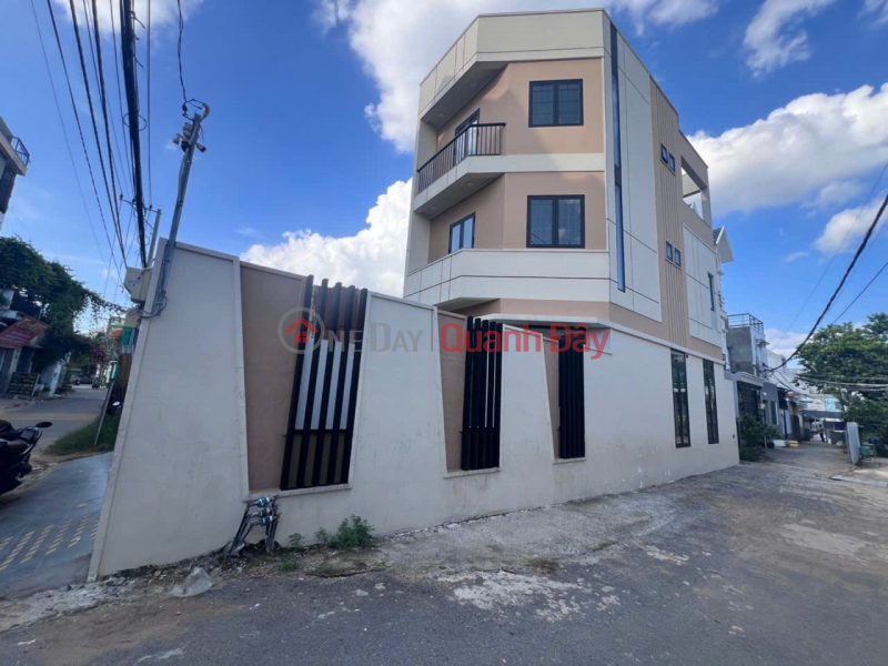BEAUTIFUL HOUSE – GREAT PRICE - URGENT SALE OF CORNER HOUSE in Long Truong Ward, District 9, Ho Chi Minh City Sales Listings
