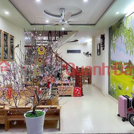 House for sale Hoang Ngoc Phach - Quan Nam, 43m 3 floors private gate, PRICE 2.55 billion _0
