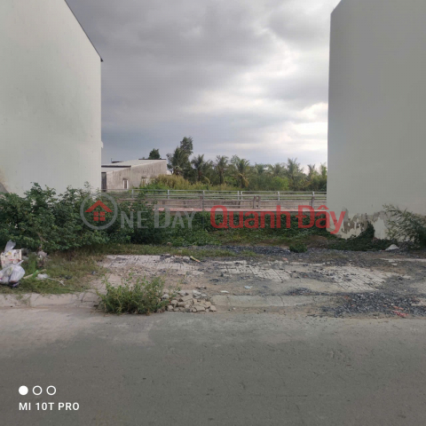 BEAUTIFUL LAND - GOOD PRICE - Owner Needs to Quickly Sell 2-FRONTAGE Plot of Land on 30\/4 Street, Ward 3, Soc Trang City _0