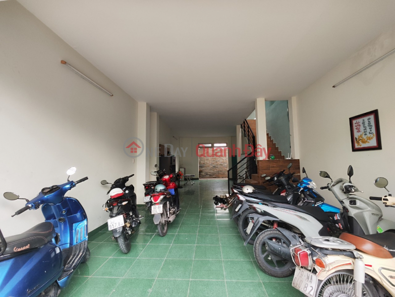 Urgent sale of 4-storey house, 10x18, Nguyen Duy Trinh Street, Phu Huu, District 9 for only 15 billion Vietnam Sales | đ 15 Billion