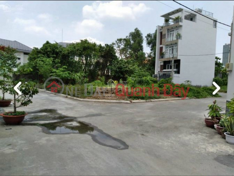 Urgent sale of 4500m2 plot of land, right on Highway 13. drive burn . Thuan An city. Binh Duong. Price is only 4 million\/m2 _0