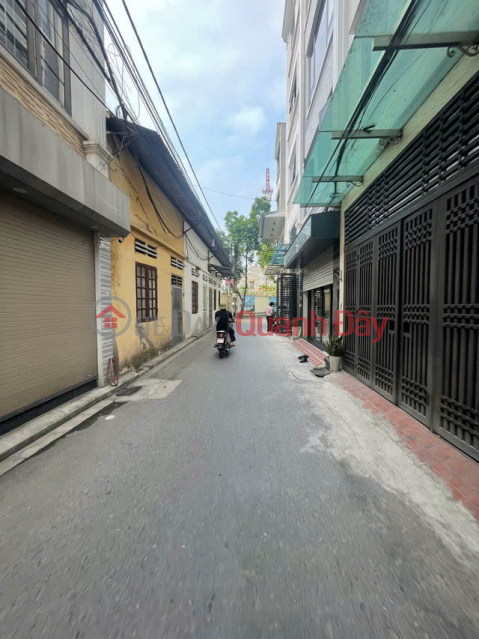 BEAUTIFUL HOUSE ON CORNER LOT IN THONG ALLEY Bat Khoi 72m2, X 6 floors, 4.5m frontage, 6.9 billion Long Bien. _0