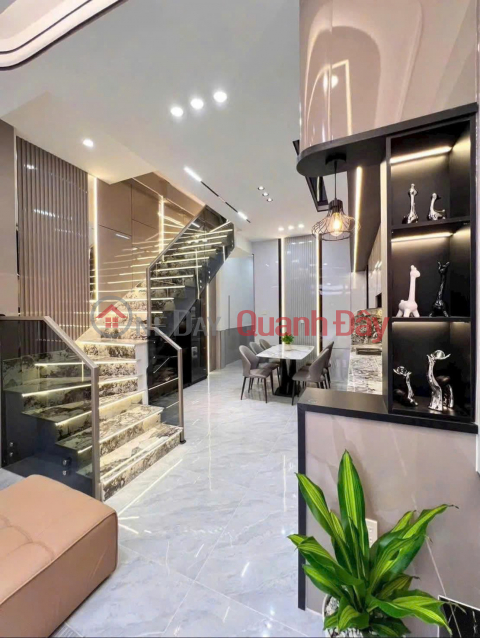 BEAUTIFUL HOUSE - GREAT PRICE - OWNER SELLING QUICKLY - HOUSE IN A PRIME LOCATION IN THU DAU MOT CITY, BINH DUONG PROVINCE. _0