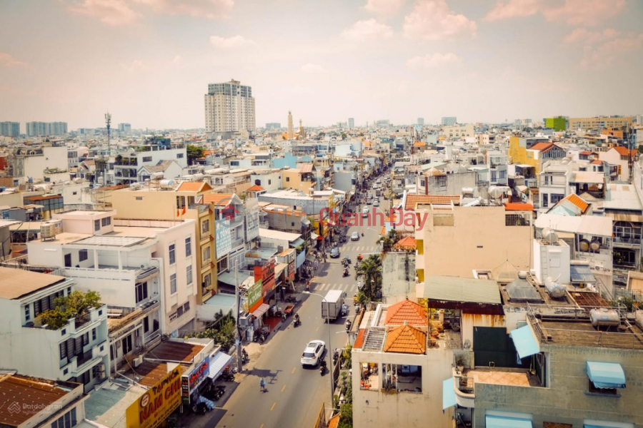 đ 13.4 Billion Beautiful 7-story townhouse with elevator for sale on Lac Long Quan street, Tan Binh district, Ho Chi Minh City. Price: 13.4 billion VND, 75m2.