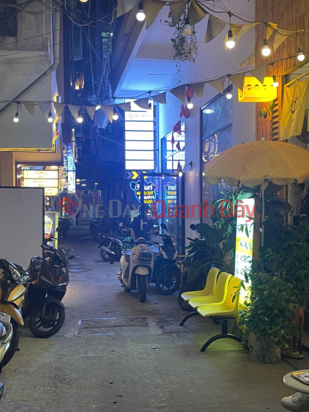  | Please Select | | Sales Listings đ 7.4 Billion