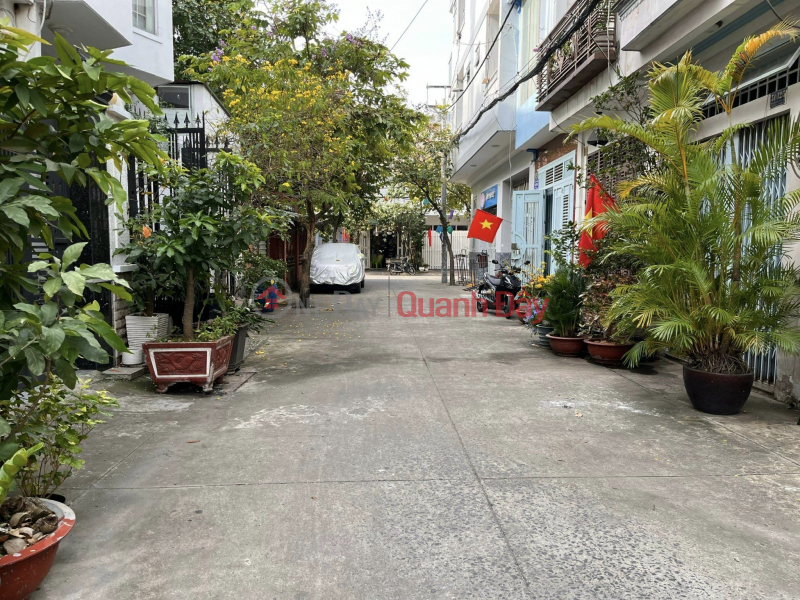 Villa for sale on Phan Huy Ich Street, Ward 15, Tan Binh, 4mx17m - 1 ground floor 1 mezzanine 3 floors, 3 billion receive house TL, full furniture Sales Listings