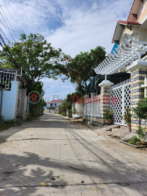 Need to sell quickly 6m frontage plot, right in the center of Dien Khanh town. _0