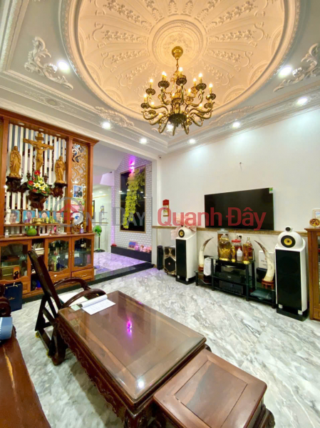 HOT DEAL! PRIME LOCATION - GREAT PRICE! OWNER NEEDS TO SELL QUICKLY. A house in a beautiful location in Tan Binh District, Ho Chi Minh City. Vietnam, Sales đ 15.5 Billion