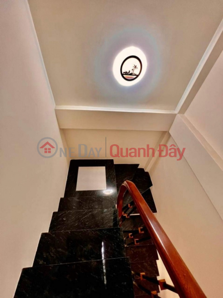 đ 7.3 Billion, Vu Ngoc Phan Dong Da Street 55m2 4 floors 4.5m frontage shallow alley near a beautiful house right at 7 billion call 0817606560