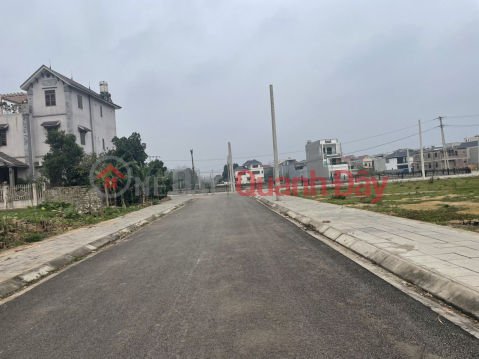 Need to sell two plots of land adjacent to Dong Giang area. Total Area: 224.40m2 (12m x18.7m) 100% TC _0