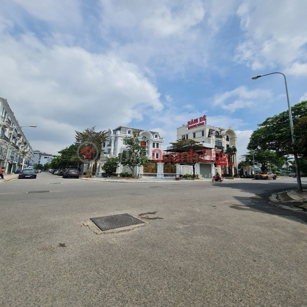 Land for sale in the center of Trau Quy, Gia Lam - Prime location for business and living. Contact 0989894845 | Vietnam | Sales, đ 9.88 Billion