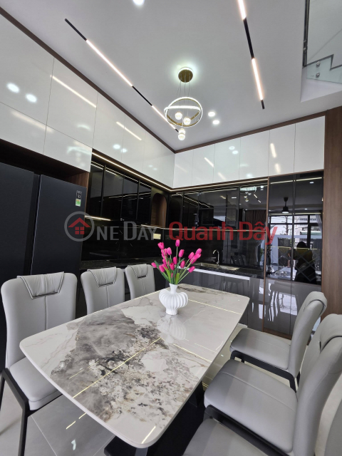 NHÀ FULL NỘI THẤT XỊN - Ô TÔ NGỦ TRONG NHÀ - KIỆT ÂU CƠ _0
