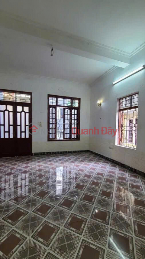 (BÁN NHÀ DÂN XÂY CHẮC CHẮN - NGUYỄN VĂN CỪ - LONG BIÊN - LÔ GÓC - HAI MẶT THOÁNG - NGÕ NÔNG - GẦN PHỐ - CÁCH _0