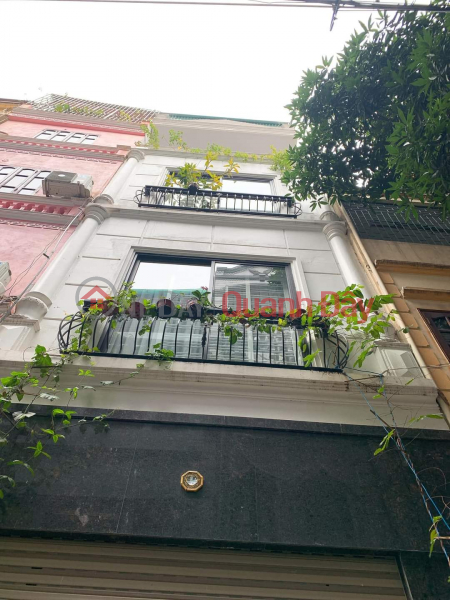 Selling Xuan Dinh near the Diplomatic Corps built by people, sparkling interior, cars parked at 56m gate only 4.9 billion VND, Vietnam | Sales | đ 5.5 Billion