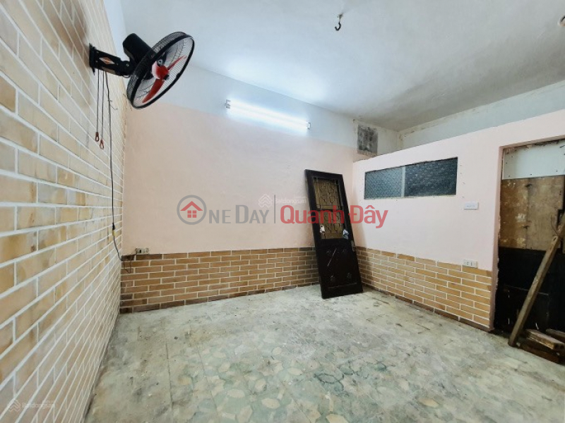 Property Search Vietnam | OneDay | Residential Rental Listings, 1st floor of townhouse in Dong Xuan, Hoan Kiem suitable for warehouse, opposite main gate of Dong Xuan market