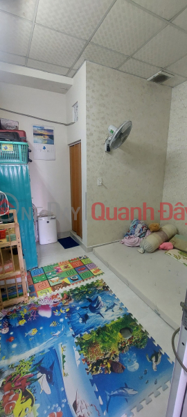 NHÀ BÀ HOM - HXH - CÒN MỚI ĐẸP - 2PN 2WC - SÂN LỚN ĐƯỜNG RỘNG - NHỈNH 2 TỶ Việt Nam | Bán đ 2,4 tỷ