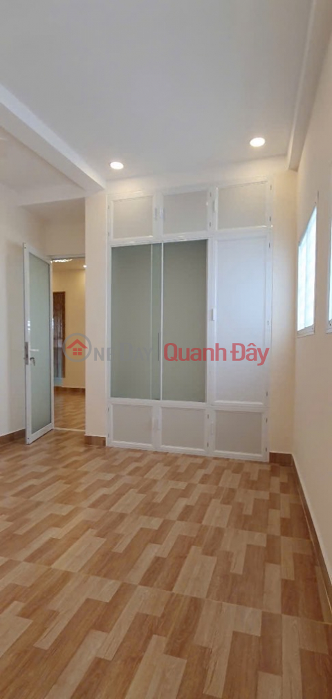 Apartment on Tran Hung Dao Street, Ward 2, District 5 - 74m2 only 4.7 billion with 3 bedrooms _0
