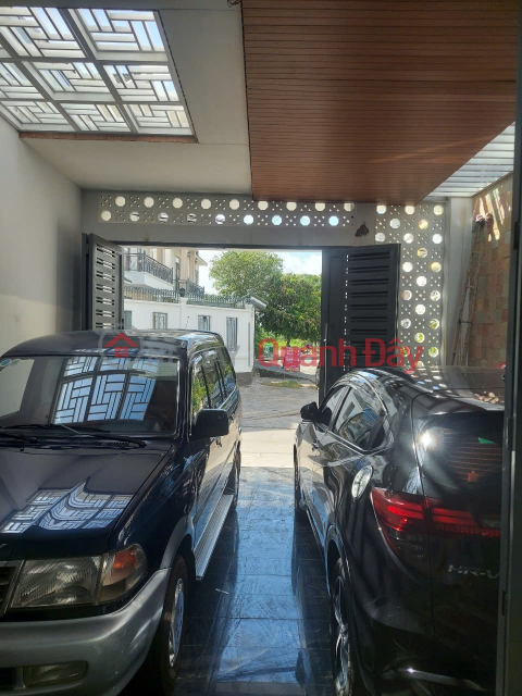 Owner sells house on Pham The Hien street, Ward 7, District 8, corner house with 2 street fronts, area 112.7m2, with garage, garden _0