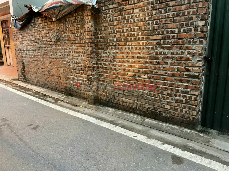 Land for sale in Co Linh, Tram Street, 1 house facing the street, large alley for 2 cars to avoid, 75m2, frontage 5.5m2, 130 million\\/m2 Sales Listings