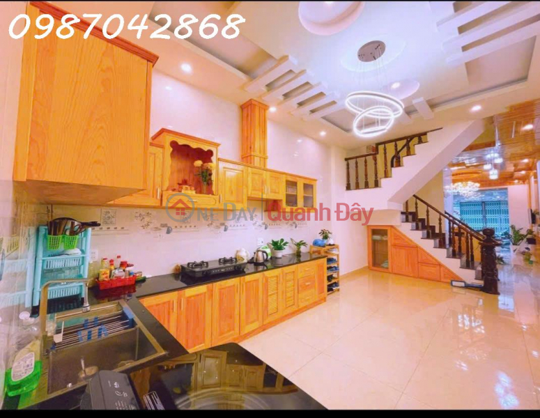Stunning 4-story house in Mac Dinh Chi residential area, Da Lat, with elevator, 68m2 area, price 12.5 billion VND. Sales Listings