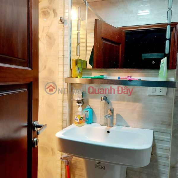 Property Search Vietnam | OneDay | Residential Sales Listings, Selling townhouse Nguyen Thai Hoc, Ba Dinh, OTO parked at the gate, 70m2 from 5M street, 6T price 11 billion VND