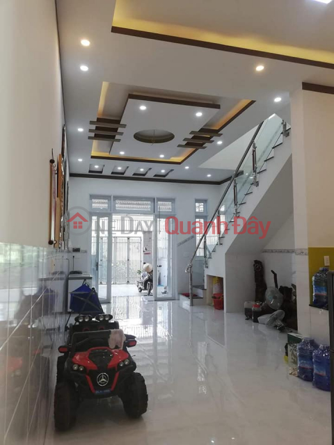 Newly built house with modern design (phi-8065014405)_0