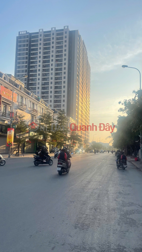 SHOPHOUSE FOR SALE ON THANH TRUNG STREET – GIA LAM DISTRICT, AREA 90 M2, PRICE NEGOTIABLE, CONTACT 0985865658 _0