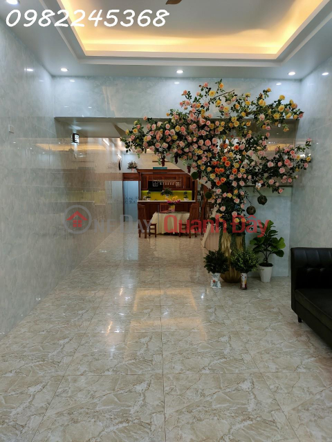 CC sells or rents a 3-storey whole house that can be used as an office on Ly Thuong Kiet Street _0