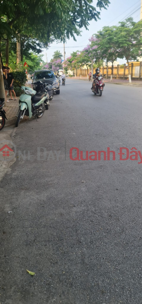 Phan Ba Vanh Street - wide sidewalk for all kinds of business - Quang Trung Center - Thai Binh City Sales Listings