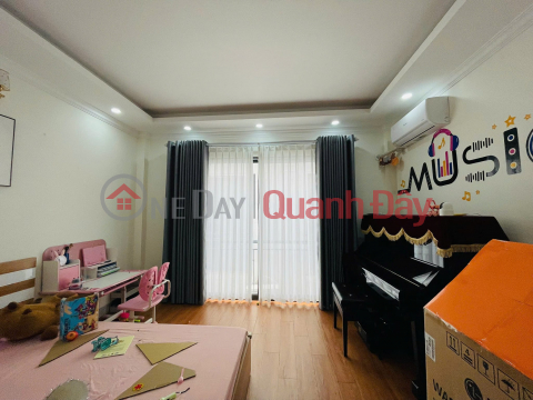 House for sale on Dao Duy Tu, 16m2 x 5 floors, new and beautiful, 4.3m frontage, 7.5 billion, cash flow 10 million\/month _0