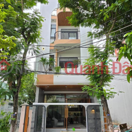 3-storey house with 3 charms (843-0806045356)_0