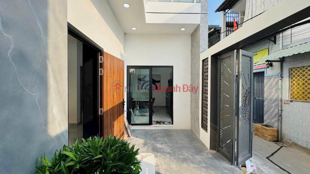 House right next to Pham Huu Lau market, 11x7m, luxurious interior, just over 6 billion VND. Sales Listings