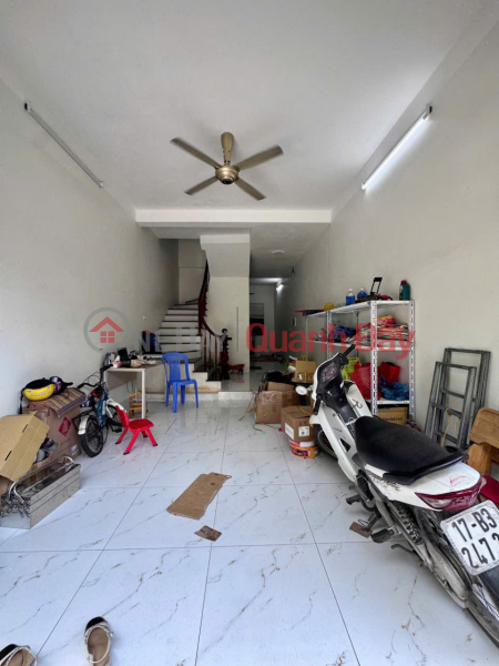 Chính chủ ban nhà Đông Mỹ, Thanh Trì - 50m2 - 4 tầng - ngay cạnh sân bóng - ngõ ô tô tránh xe máy, Việt Nam Bán | đ 6,8 tỷ