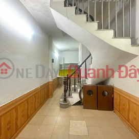 Cho thuê nhà ngõ 13 Lĩnh Nam, 30m2 x 4 tầng, 3 ngủ, 9 triệu _0