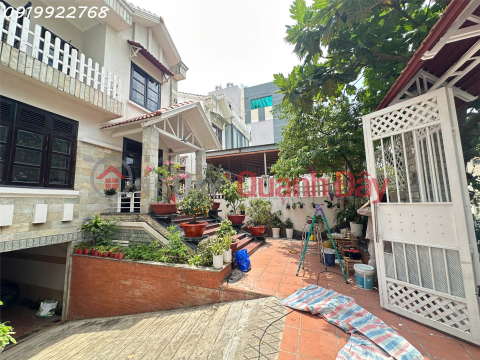 Villa for rent at La Casa Le Thi Cho Street, Phu Thuan Ward, District 7, area 330m2, price 45 million VND\/month. _0