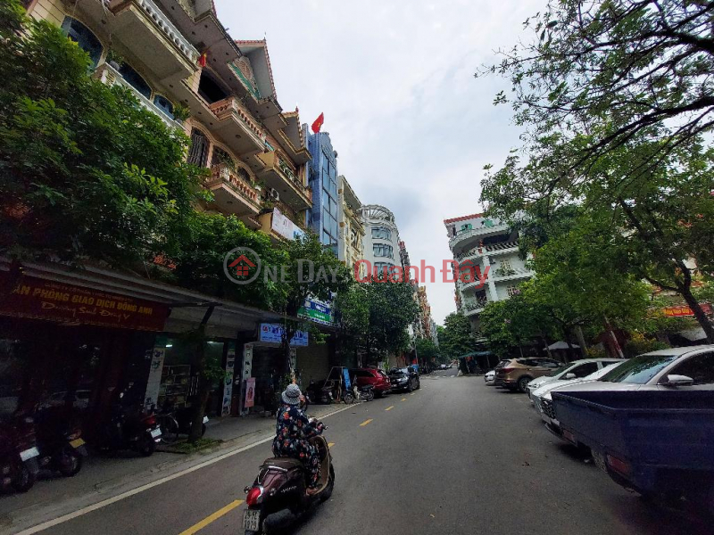 đ 12.5 Billion | Super Rare!!! Selling house in group 4, Dong Anh town, 68m x 5T sidewalk, commercial area, core area, price 12.x billion TL. Contact: 0936123469