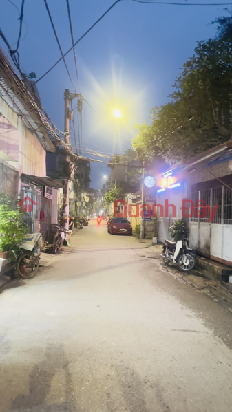 House for sale, 4 floors, Alley 140 Ngoc Thuy, car-free, divided into lots, only over 7 billion, negotiable. Contact 0936123469 Sales Listings