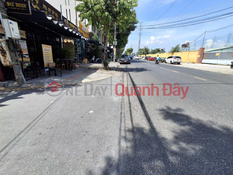 Owning a Bustling Corner Business Premises with 3 frontages on 10.5m Street - Hai Chau District Center, Da Nang, land 115m2, price 15 _0