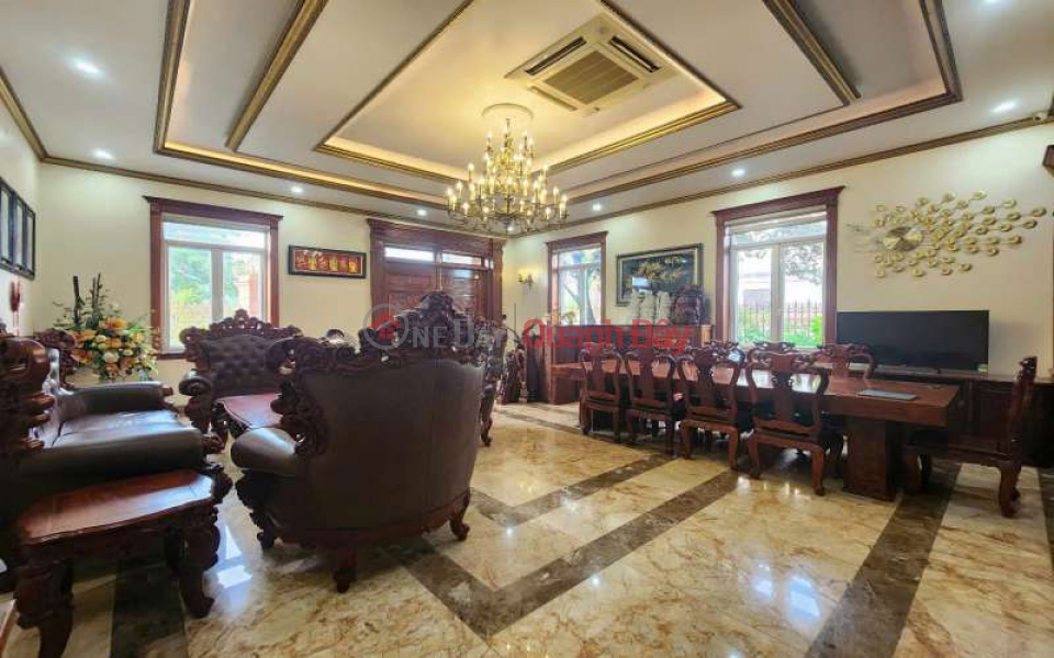 Property Search Vietnam | OneDay | Residential, Rental Listings, Owner rents out Saigon riverside villa on Tran Nao street, District 2