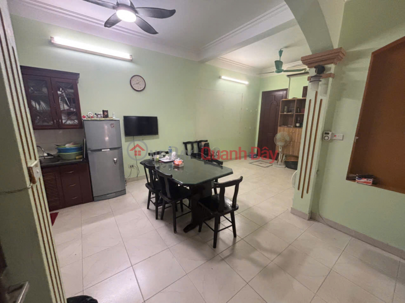 đ 19.7 Billion OWNER urgently needs to sell a corner house, 3 floors - in the heart of Dong Da district, Dang Van Ngu street - Fully furnished.
