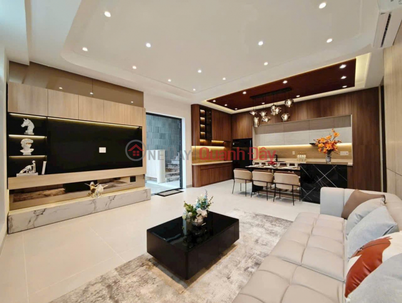 8m wide house, 4 floors, modern interior, next to Phu My Hung, just over 8 billion VND. Sales Listings