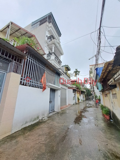 House for sale, lane 53 Duc Giang, 75m x 2T, large area, car to enter the house, only 5 billion, TL. Contact: 0936123469 _0