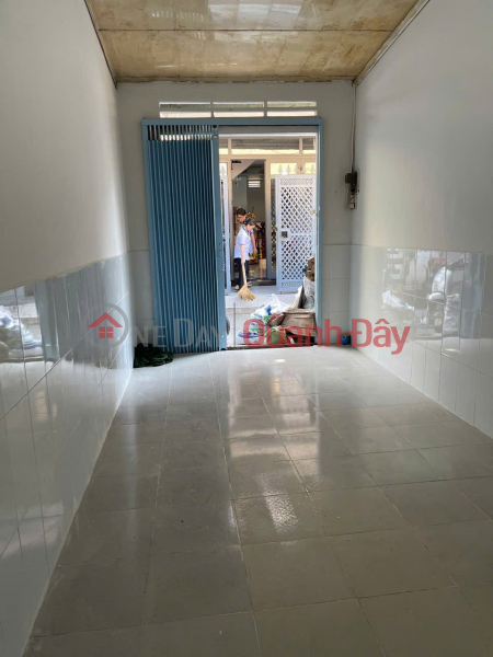 Room for rent 1.8 million, alley frontage opposite Chau Van Liem School Rental Listings