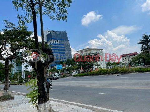 Cho thuê tòa nhà 3 Tầng 3 sàn diện tích 360M /1 sàn đường Lê Hồng Phong _0