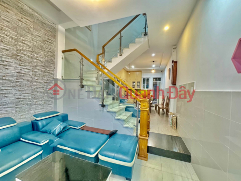 O2277 - BEAUTIFUL HOUSE IN A 9M WIDE ALLEY, SPACIOUS CAR PARKING AREA _0