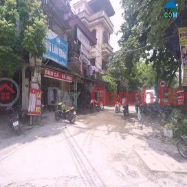 Land for sale with house as gift in Xuan Dinh, 32m2, frontage 5m, near car, price 7 billion, negotiable _0
