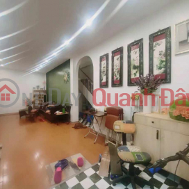 4-FLOOR HOUSE FOR SALE - DICH VONG STREET - CAU GIAY. Area: 40M*4 FLOORS PRICE ONLY 6 BILLION TITS. _0