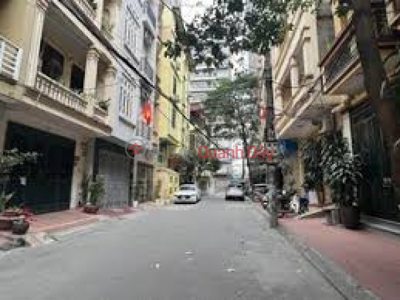 The owner sells a house with 6 floors, Nguyen Phong, area 62m2, frontage 5m, price 15.6 billion, cars avoid each other. Sales Listings